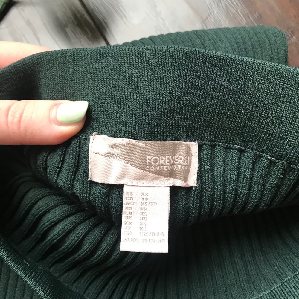 ๐ฆ3/50$ deep green ribbed midi skirt - Picture 3 of 6